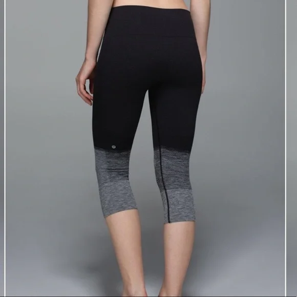Lululemon Seamlessly Street Crop Black 4 pants - Picture 1 of 9